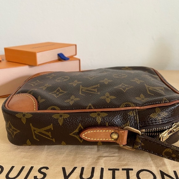 Louis Vuitton Danube Crossbody PM Unisex EUC Circa 1989 - Picture 8 of 17
